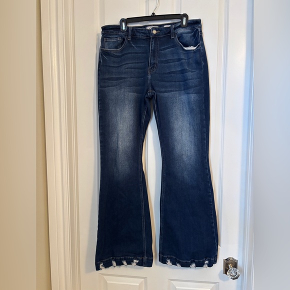 KanCan -  Kurvy Mid-Rise Flare Dark Blue Jeans. Size 32. Cotton/Poly/Spandex - Picture 13 of 13